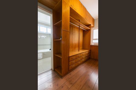 Casa para alugar com 360m², 3 quartos e 6 vagasSuíte Closet