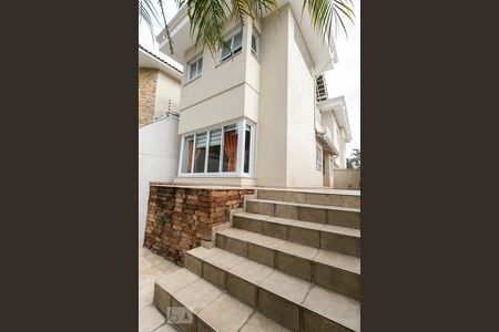 Casa para alugar com 360m², 3 quartos e 6 vagasFachada