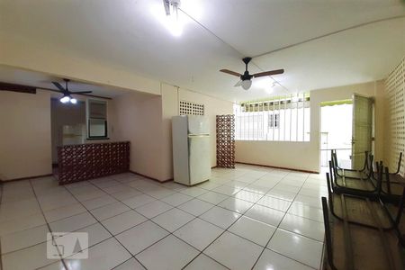 Apartamento para alugar com 50m², 1 quarto e sem vaga Apartamento para alugar com 50m², 1 quarto e sem vagaÁrea comum - Salão de festas