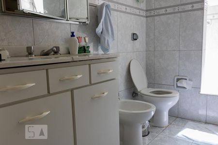 Apartamento à venda com 199m², 3 quartos e 2 vagas Apartamento à venda com 199m², 3 quartos e 2 vagasBanheiro da Suíte