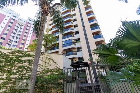 Apartamento à venda com 120m², 2 quartos e 2 vagas Apartamento à venda com 120m², 2 quartos e 2 vagasFachada