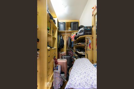 Apartamento à venda com 120m², 2 quartos e 2 vagas Apartamento à venda com 120m², 2 quartos e 2 vagasCloset