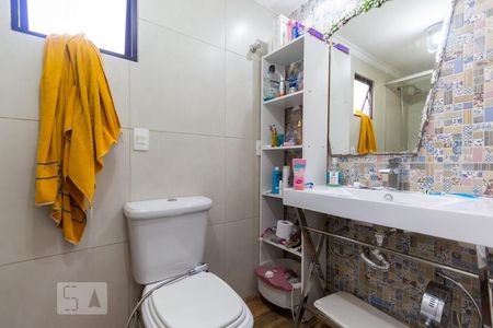Apartamento à venda com 120m², 2 quartos e 2 vagas Apartamento à venda com 120m², 2 quartos e 2 vagasBanheiro da suíte