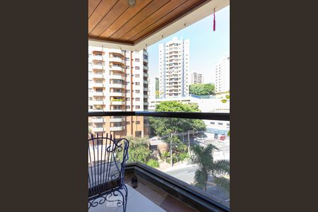 Apartamento à venda com 120m², 2 quartos e 2 vagas Apartamento à venda com 120m², 2 quartos e 2 vagasVaranda da suíte