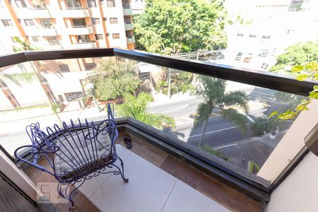 Apartamento à venda com 120m², 2 quartos e 2 vagas Apartamento à venda com 120m², 2 quartos e 2 vagasVaranda da suíte