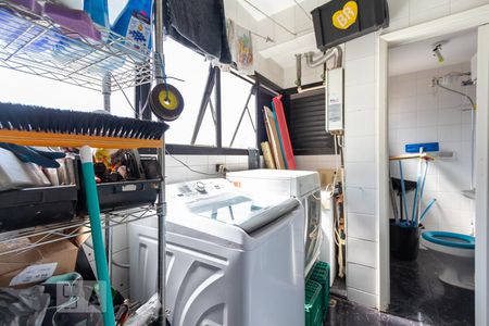 Apartamento à venda com 120m², 2 quartos e 2 vagas Apartamento à venda com 120m², 2 quartos e 2 vagasÁrea de serviço