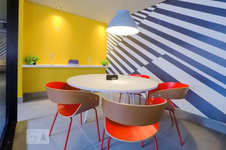 Studio para alugar com 21m², 1 quarto e sem vaga Studio para alugar com 21m², 1 quarto e sem vagaSala de Reunioes