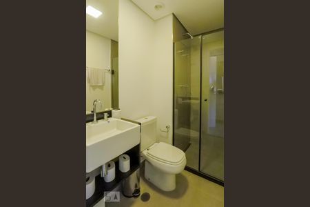 Banheiro de kitnet/studio para alugar com 1 quarto, 21m² em Vila Mariana, São Paulo