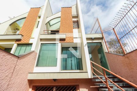 Casa à venda com 203m², 3 quartos e 5 vagasFachada 