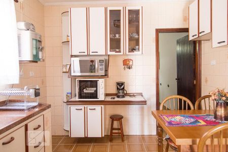 Casa à venda com 170m², 3 quartos e 2 vagas Casa à venda com 170m², 3 quartos e 2 vagasCozinha