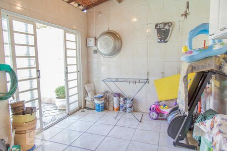 Casa à venda com 170m², 3 quartos e 2 vagas Casa à venda com 170m², 3 quartos e 2 vagasDespensa