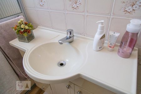 Casa à venda com 170m², 3 quartos e 2 vagas Casa à venda com 170m², 3 quartos e 2 vagasBanheiro 1