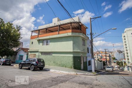 Casa à venda com 120m², 4 quartos e 1 vaga Casa à venda com 120m², 4 quartos e 1 vagaFachada