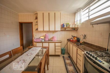 Casa à venda com 120m², 4 quartos e 1 vaga Casa à venda com 120m², 4 quartos e 1 vagaCozinha