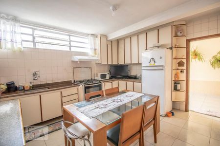 Casa à venda com 120m², 4 quartos e 1 vaga Casa à venda com 120m², 4 quartos e 1 vagaCozinha