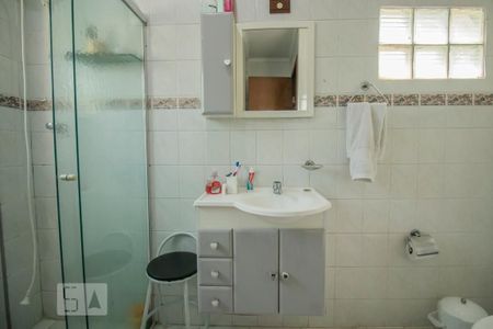 Casa à venda com 120m², 4 quartos e 1 vaga Casa à venda com 120m², 4 quartos e 1 vagaBanheiro