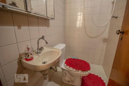 Casa à venda com 120m², 4 quartos e 1 vaga Casa à venda com 120m², 4 quartos e 1 vagaBanheiro de Serviço