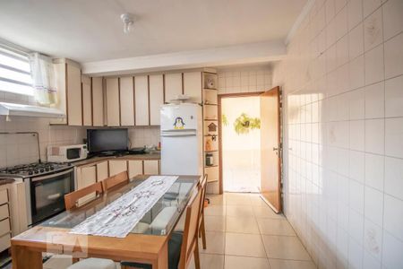 Casa à venda com 120m², 4 quartos e 1 vaga Casa à venda com 120m², 4 quartos e 1 vagaCozinha