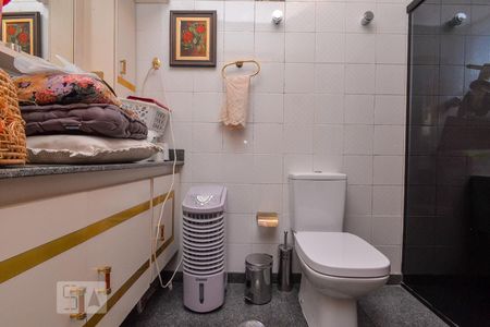 Apartamento à venda com 250m², 5 quartos e 4 vagasBanheiro da Suíte 4