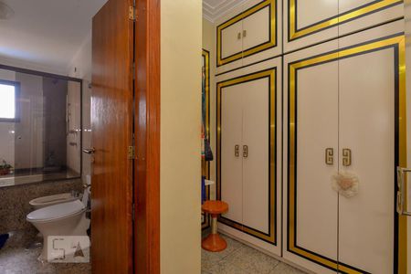 Apartamento à venda com 250m², 5 quartos e 4 vagasCloset da suíte 1