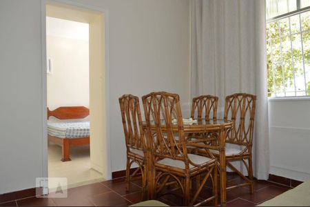 Sala de apartamento para alugar com 1 quarto, 46m² em São Domingos, Niterói