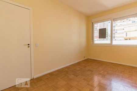 Dormitório 1 de apartamento para alugar com 2 quartos, 75m² em Centro Histórico, Porto Alegre