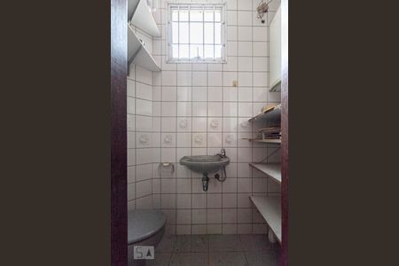 Apartamento à venda com 85m², 3 quartos e 2 vagasBanheiro de Serviço