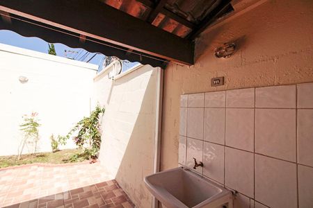 Casa de condomínio para alugar com 110m², 3 quartos e 2 vagasLavanderia