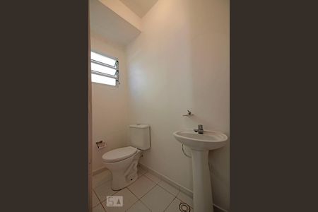 Casa de condomínio para alugar com 110m², 3 quartos e 2 vagasLavabo