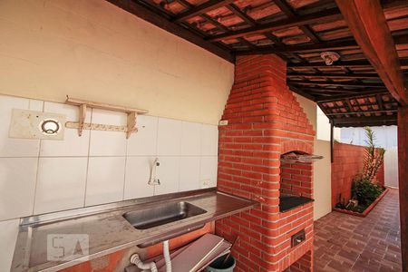 Casa de condomínio para alugar com 110m², 3 quartos e 2 vagasChurrasqueira