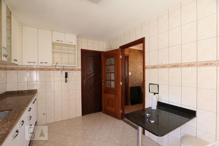 Apartamento à venda com 178m², 4 quartos e 2 vagasCozinha