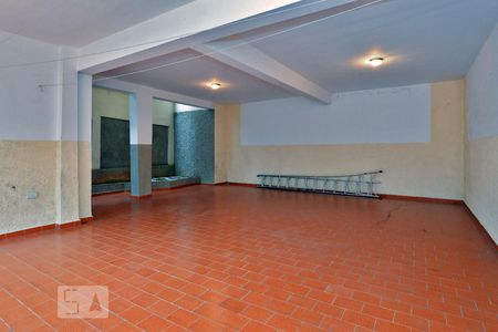 Casa à venda com 230m², 4 quartos e 3 vagas Casa à venda com 230m², 4 quartos e 3 vagasÁrea externa