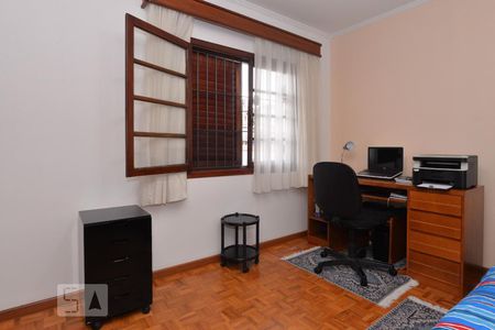 Casa à venda com 230m², 4 quartos e 3 vagas Casa à venda com 230m², 4 quartos e 3 vagasQuarto 2