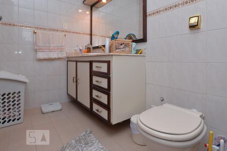 Casa à venda com 230m², 4 quartos e 3 vagas Casa à venda com 230m², 4 quartos e 3 vagasBanheiro da Suíte 1
