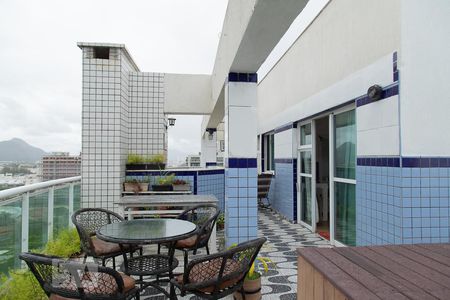 Apartamento à venda com 150m², 3 quartos e 2 vagasVaranda