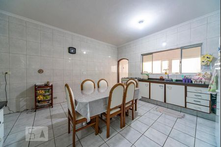 Casa para alugar com 200m², 4 quartos e 10 vagas Casa para alugar com 200m², 4 quartos e 10 vagasCozinha