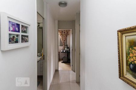 Corredor de apartamento à venda com 3 quartos, 64m² em Vila Carrão, São Paulo