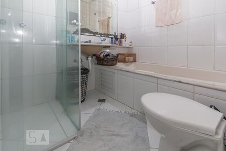 Casa à venda com 250m², 4 quartos e 2 vagas Casa à venda com 250m², 4 quartos e 2 vagasBanheiro da Suíte 1