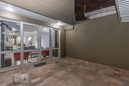 Casa à venda com 250m², 4 quartos e 2 vagas Casa à venda com 250m², 4 quartos e 2 vagasGaragem