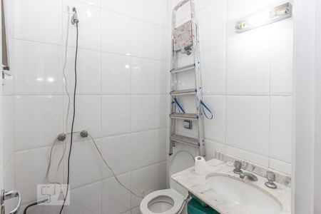 Casa à venda com 250m², 4 quartos e 2 vagas Casa à venda com 250m², 4 quartos e 2 vagasBanheiro do Espaço Multiuso