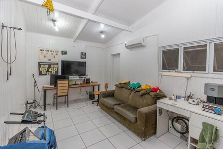 Casa à venda com 250m², 4 quartos e 2 vagas Casa à venda com 250m², 4 quartos e 2 vagasEspaço Multiuso