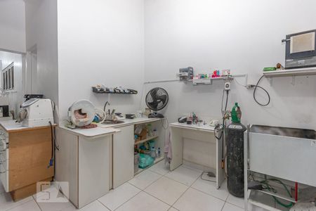 Casa à venda com 250m², 4 quartos e 2 vagas Casa à venda com 250m², 4 quartos e 2 vagasEspaço Multiuso