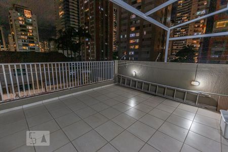 Casa à venda com 250m², 4 quartos e 2 vagas Casa à venda com 250m², 4 quartos e 2 vagasVaranda