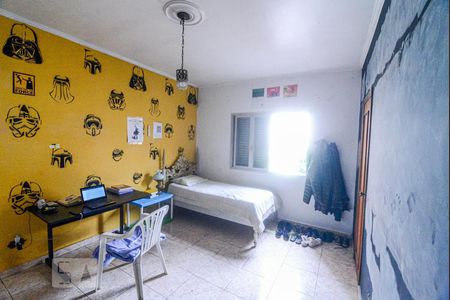 Casa à venda com 382m², 4 quartos e 3 vagas Casa à venda com 382m², 4 quartos e 3 vagasQuarto 4
