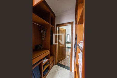 Casa à venda com 240m², 2 quartos e 2 vagas Casa à venda com 240m², 2 quartos e 2 vagasSuite