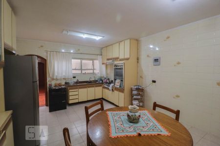 Casa à venda com 222m², 3 quartos e 4 vagas Casa à venda com 222m², 3 quartos e 4 vagasCozinha