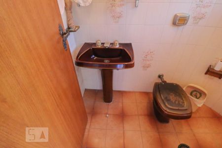 Casa à venda com 222m², 3 quartos e 4 vagas Casa à venda com 222m², 3 quartos e 4 vagasLavabo