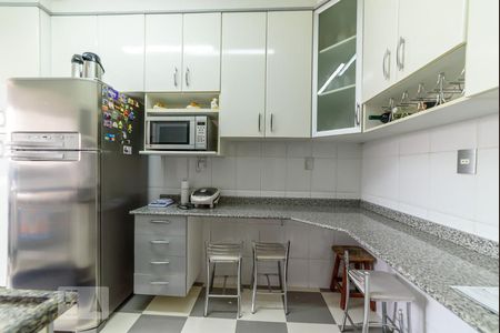 Apartamento à venda com 92m², 3 quartos e 2 vagasCozinha