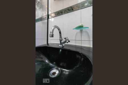 Casa à venda com 152m², 3 quartos e 2 vagas Casa à venda com 152m², 3 quartos e 2 vagasBanheiro Social