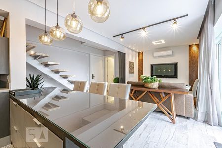 Cozinha de apartamento para alugar com 2 quartos, 92m² em Centro, Curitiba